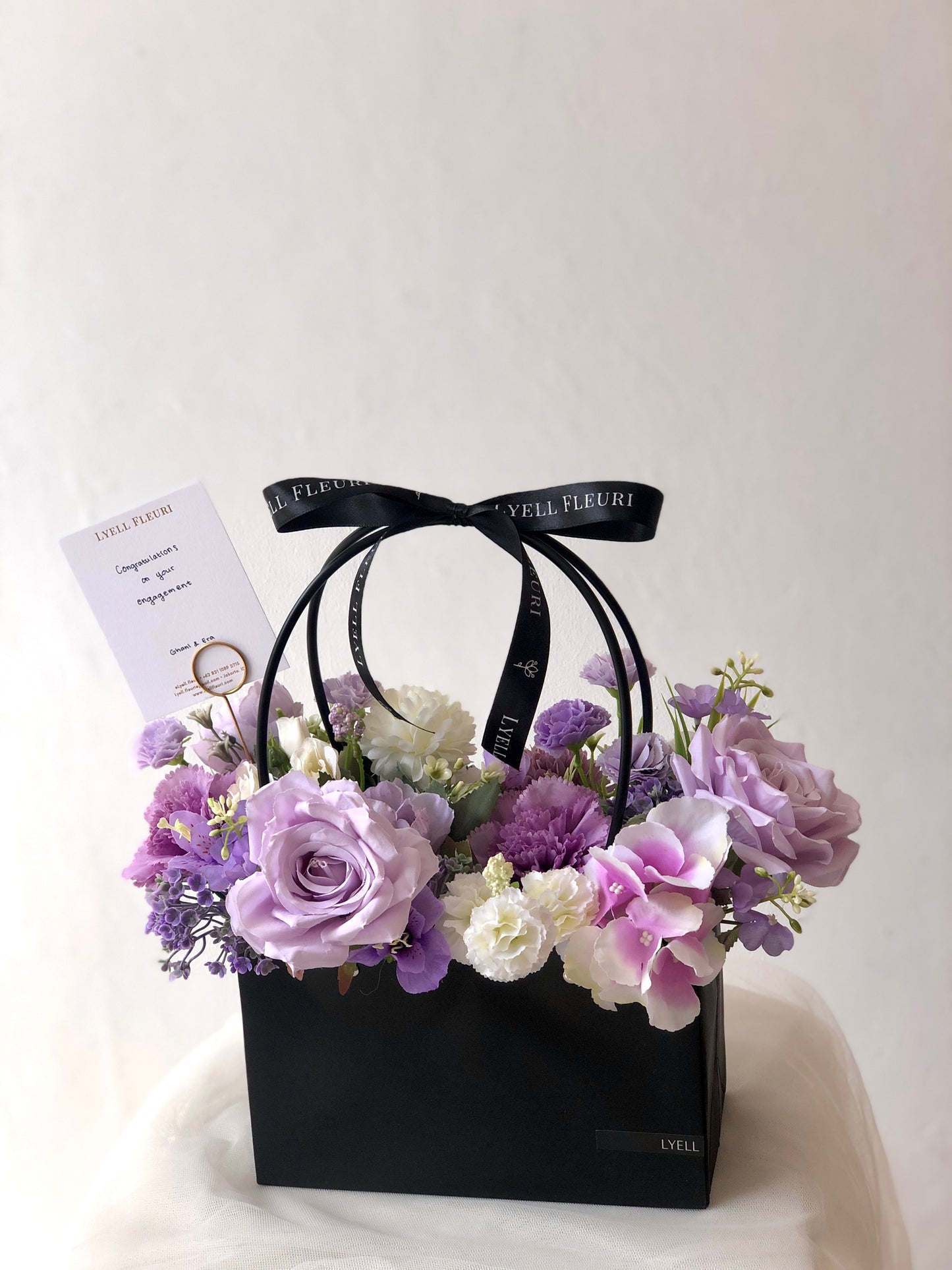 Omakase Artificial Flower Shopping Bag