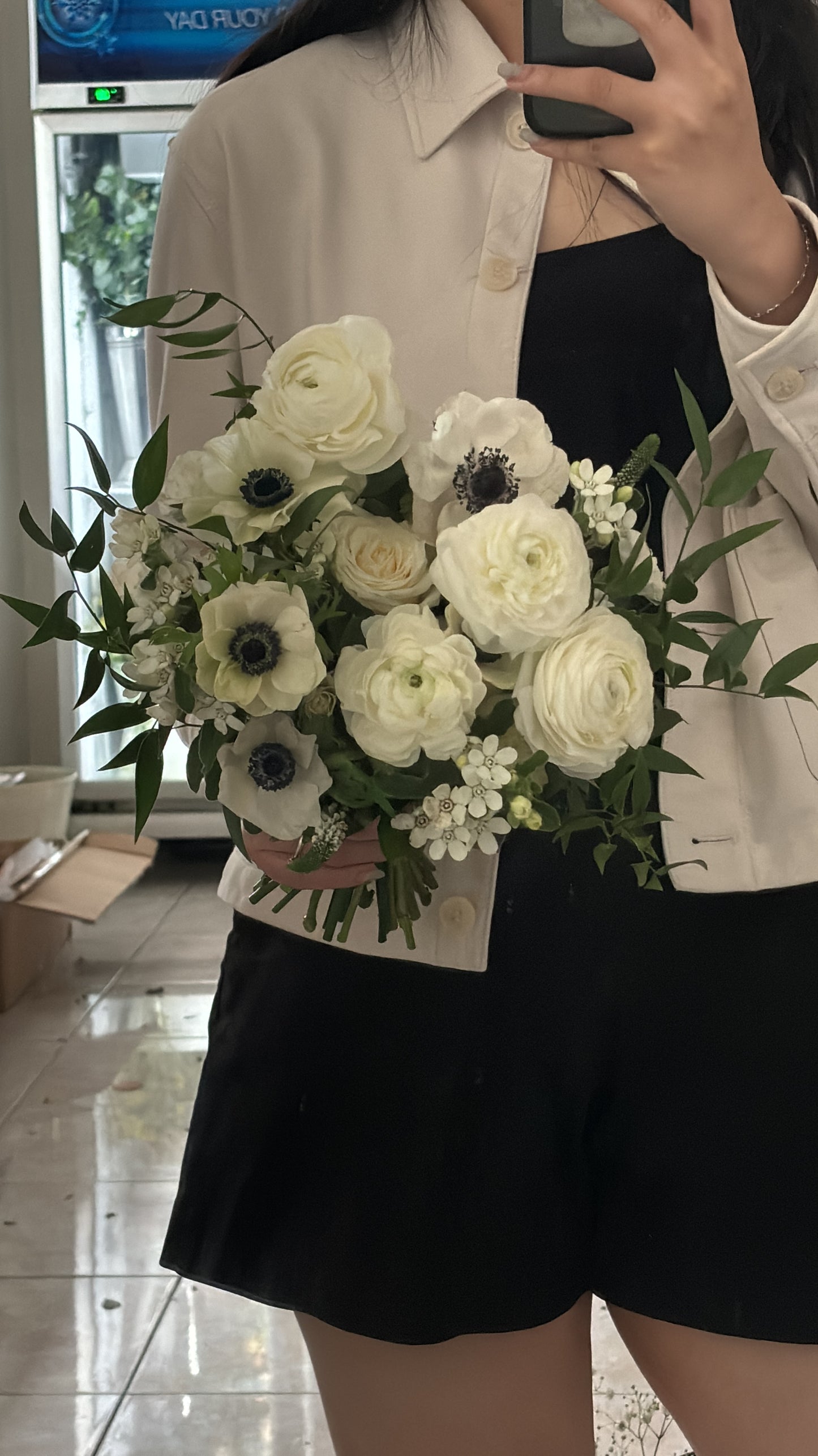 Custom lisianthus & anemone vase - Small