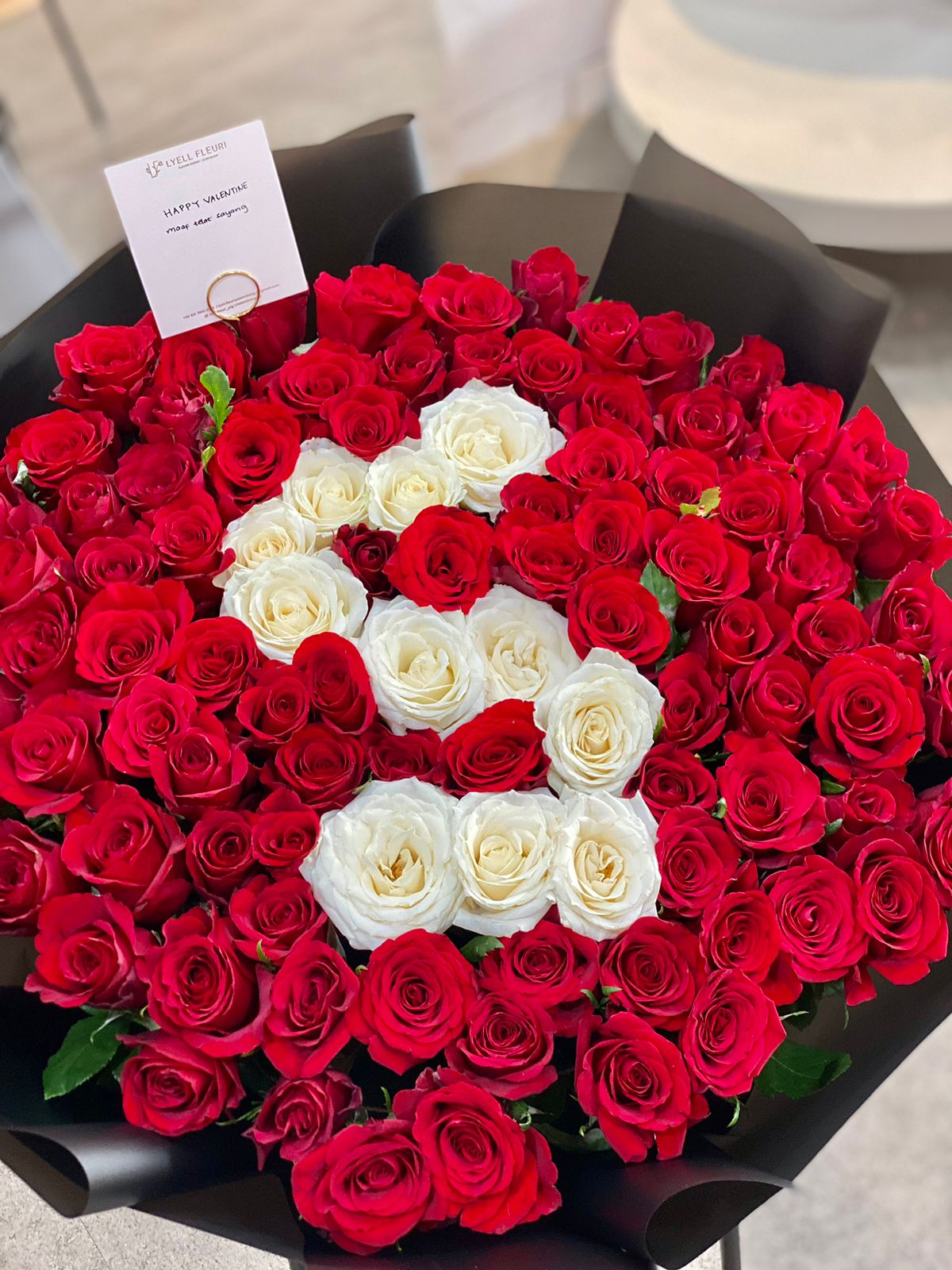 The Classy Ones - 100 stems Bouquet
