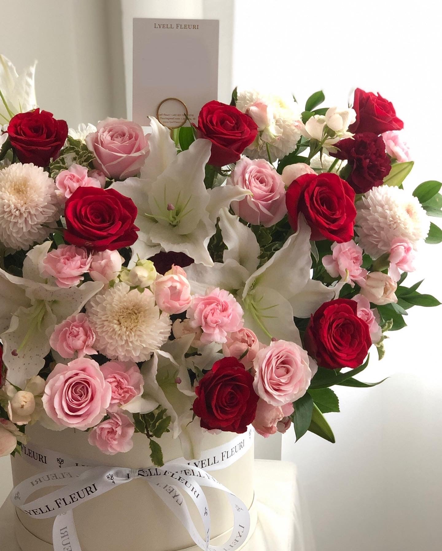 Lily Meadow - Round Box (S,M,L)