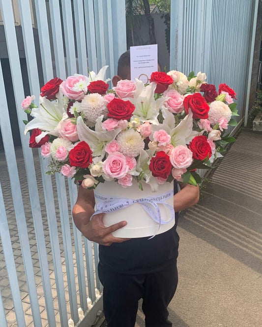 Lily Meadow - Round Box (S,M,L)