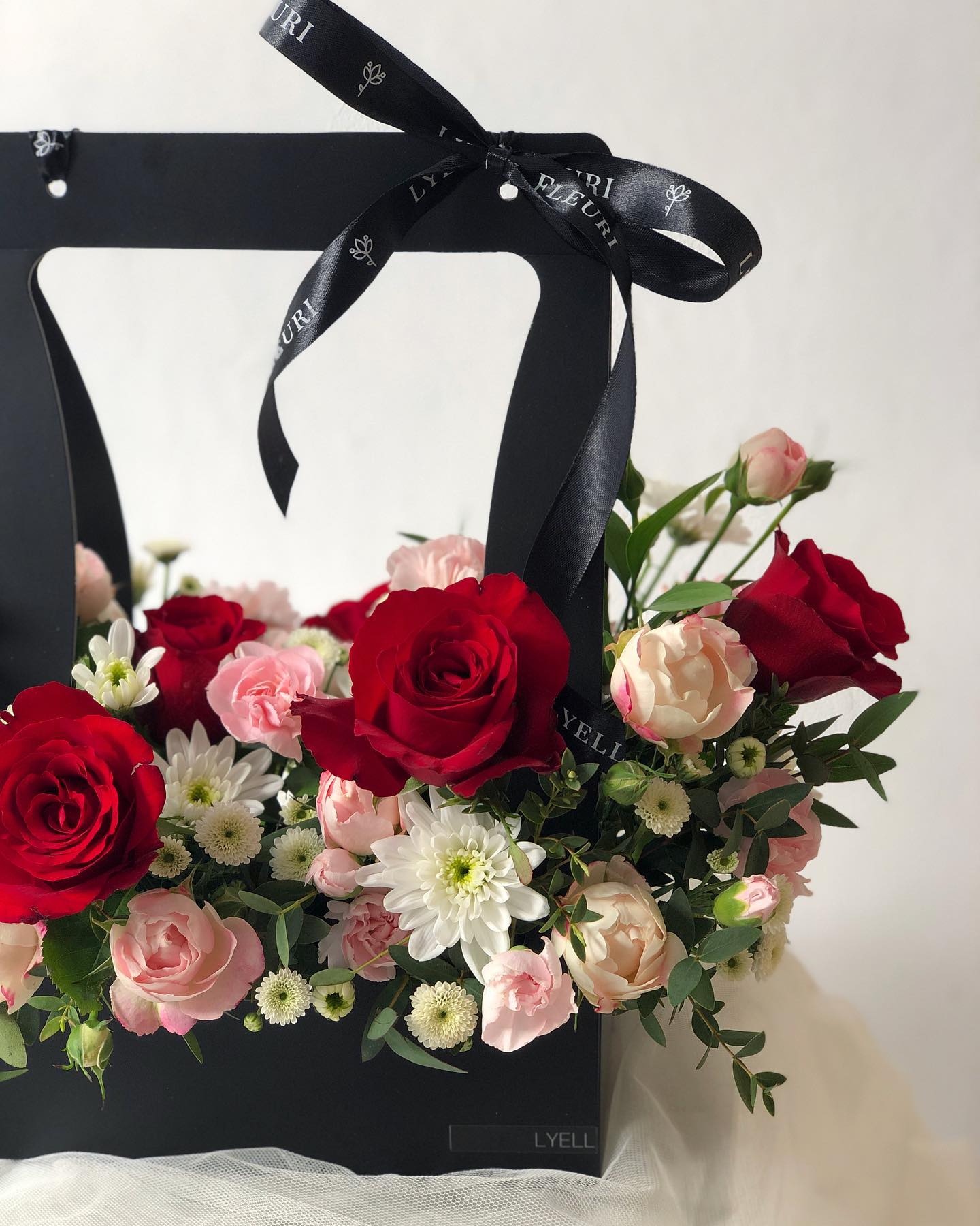 Ultimate Heartthrob Handy Bag