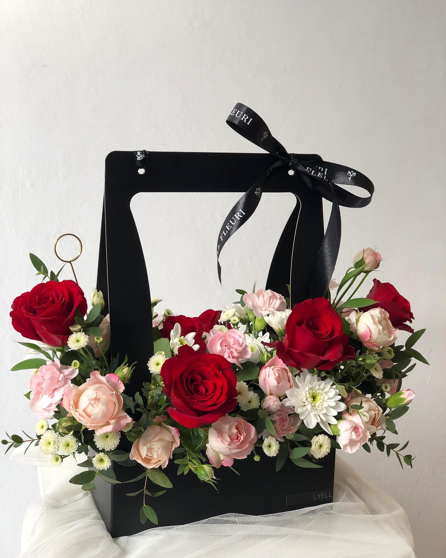 Ultimate Heartthrob Handy Bag