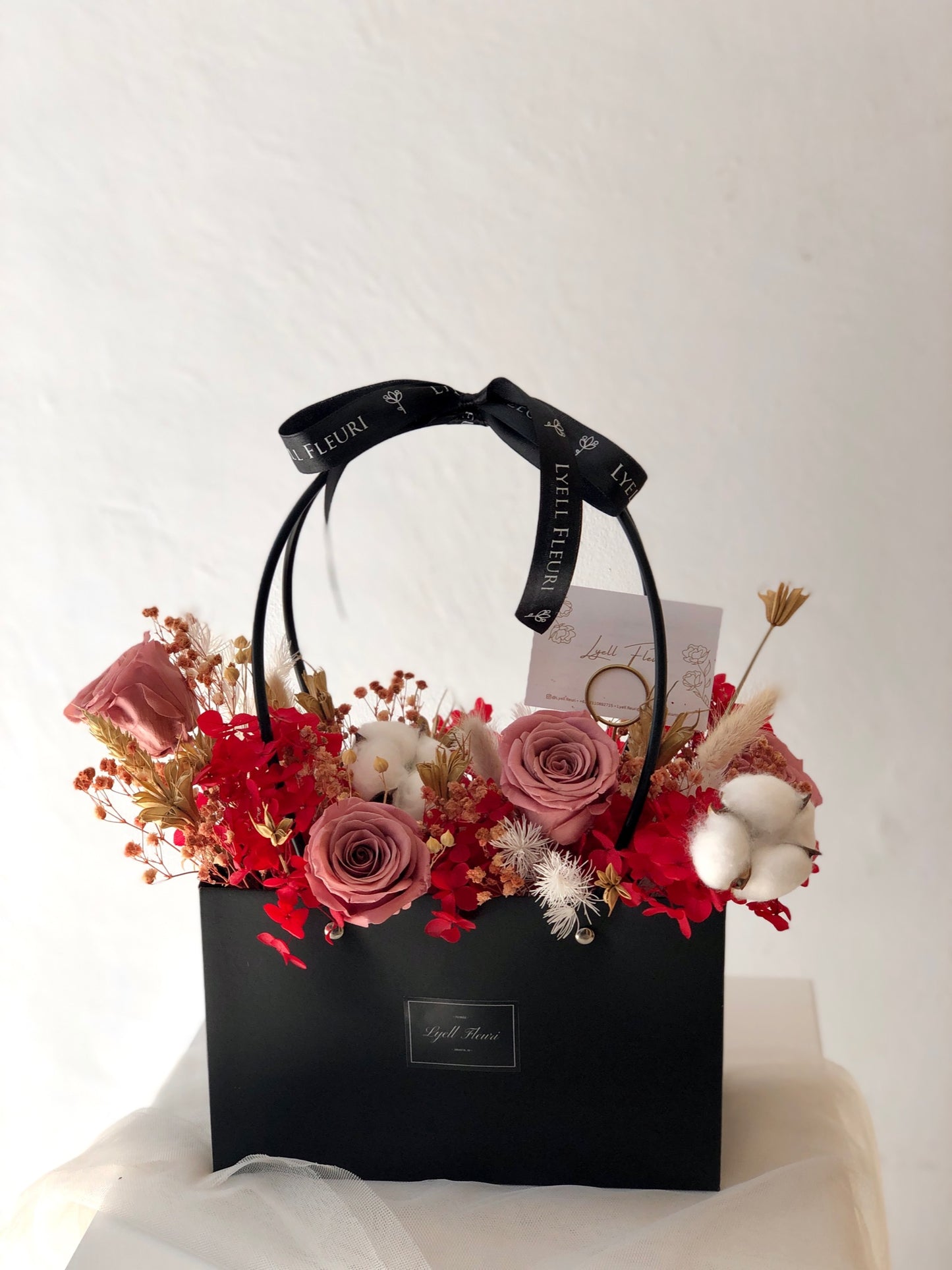 Omakase Rose Preserved Shopping Bag