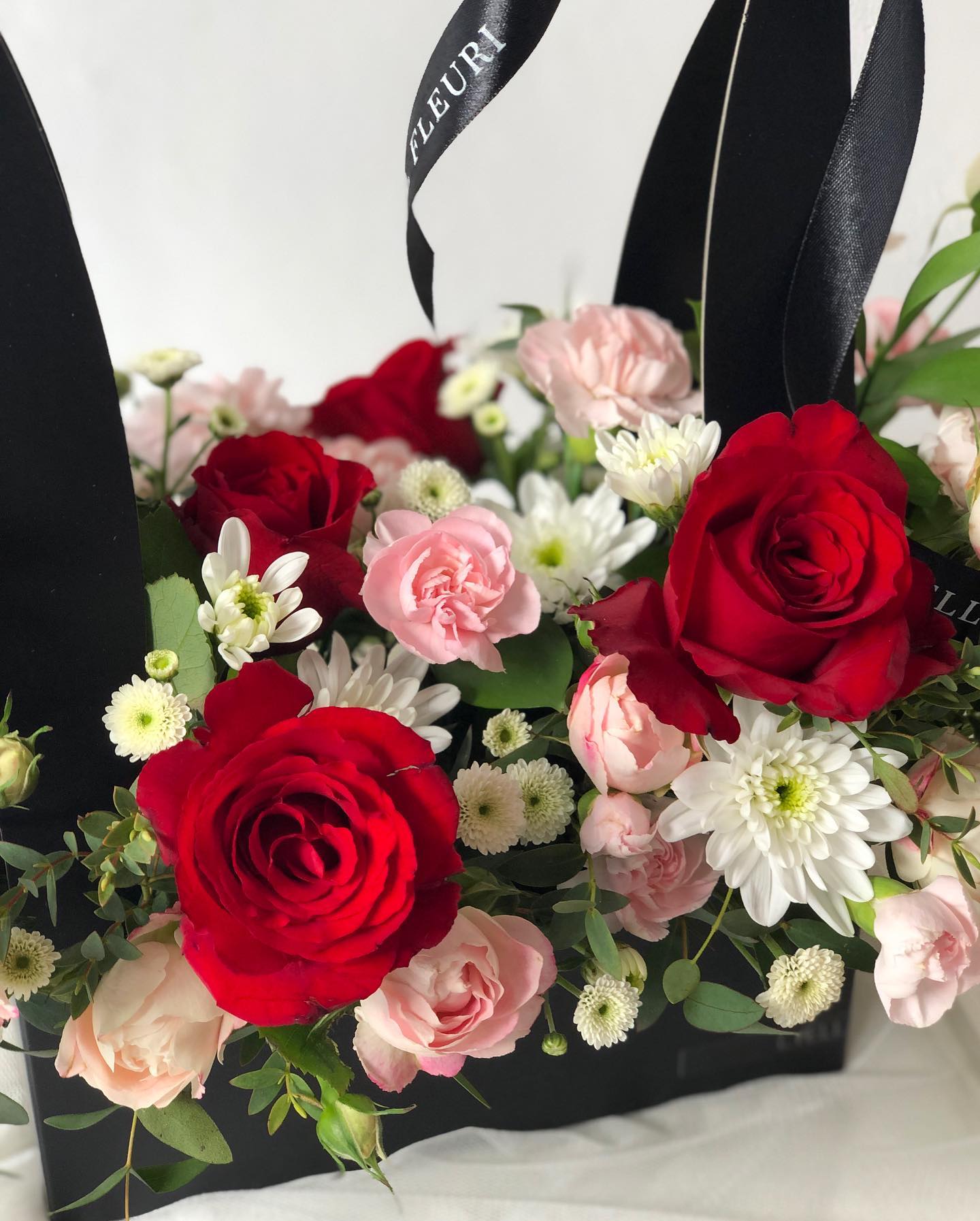 Ultimate Heartthrob Handy Bag