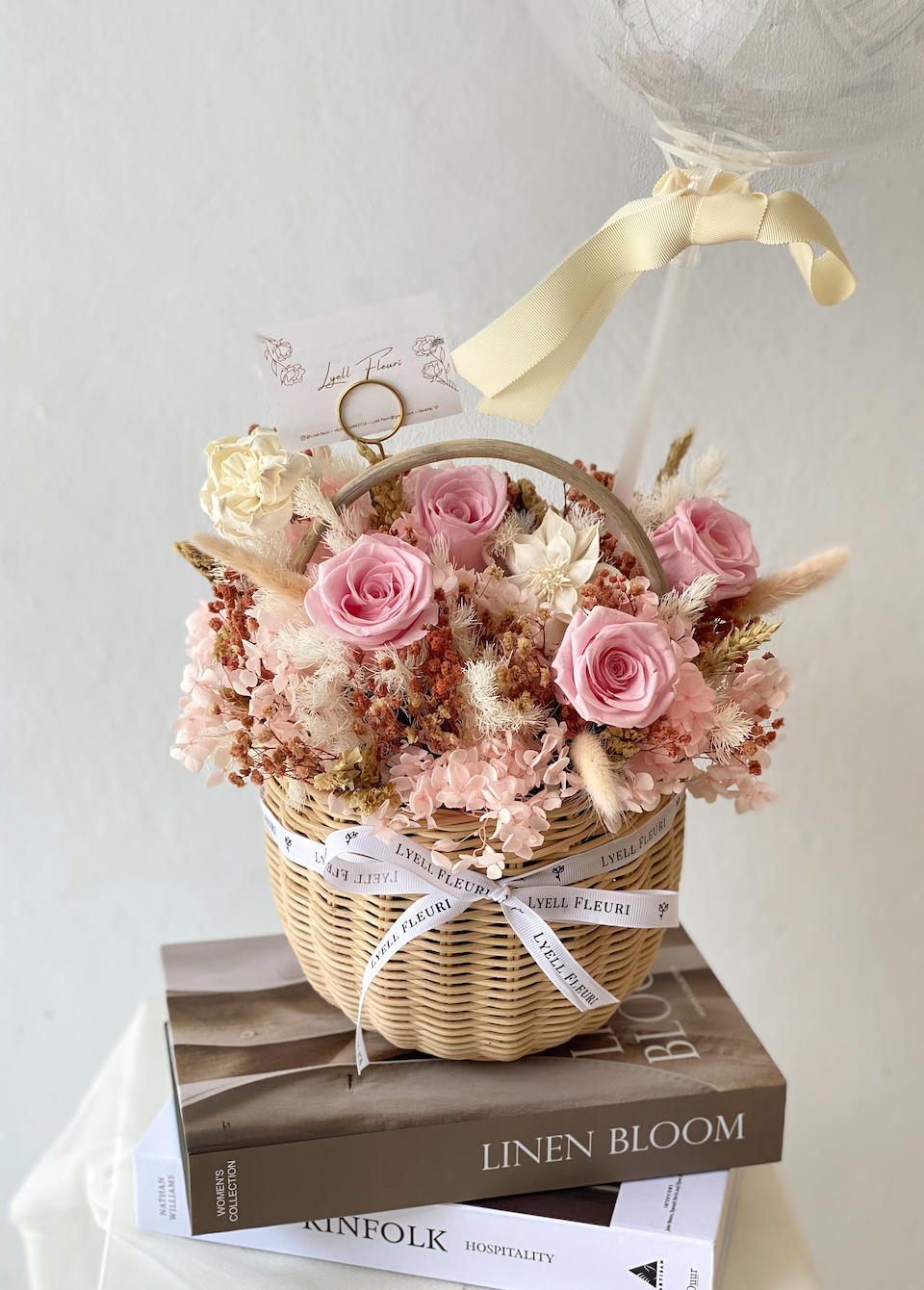 Omakase Preserved Rose Round Basket